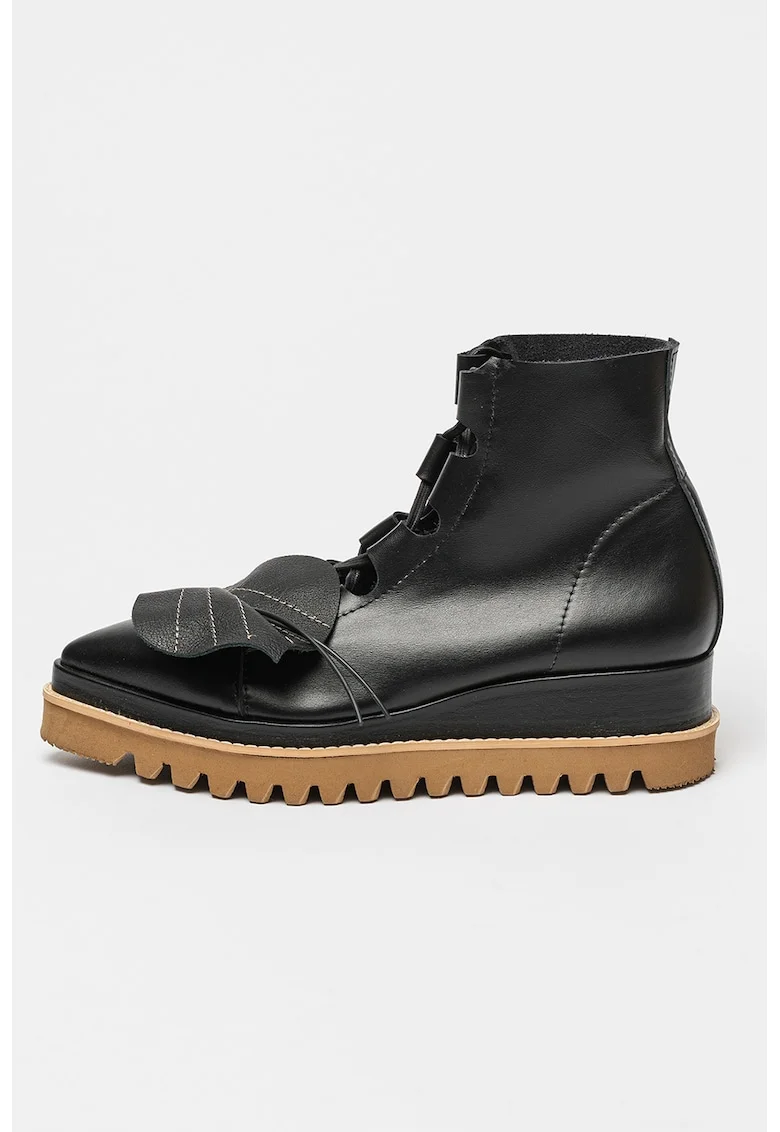 Ghete de piele cu aplicatie, Negru
