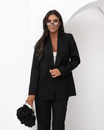 Compleu elegant negru format din...