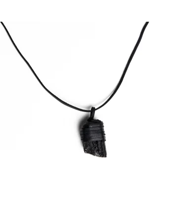 Snur din piele  cu pandantiv cristal de turmalina neagra brut, Niran, realizat manual, 80 cm