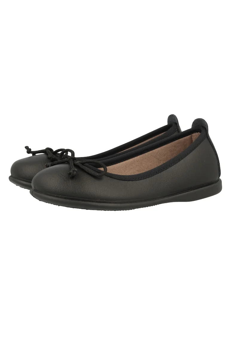 Balerini de piele, Negru