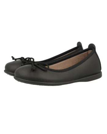 Balerini de piele, Negru