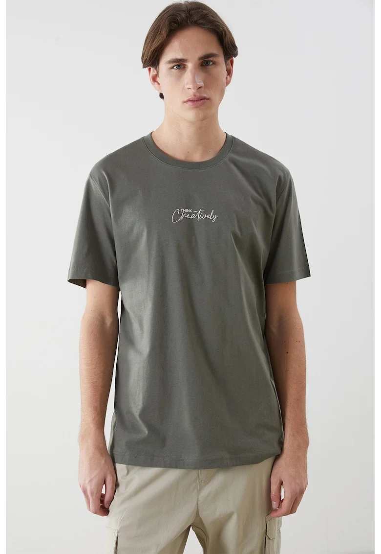 Tricou cu decolteu la baza gatului si imprimeu discret frontal, Gri cenusiu