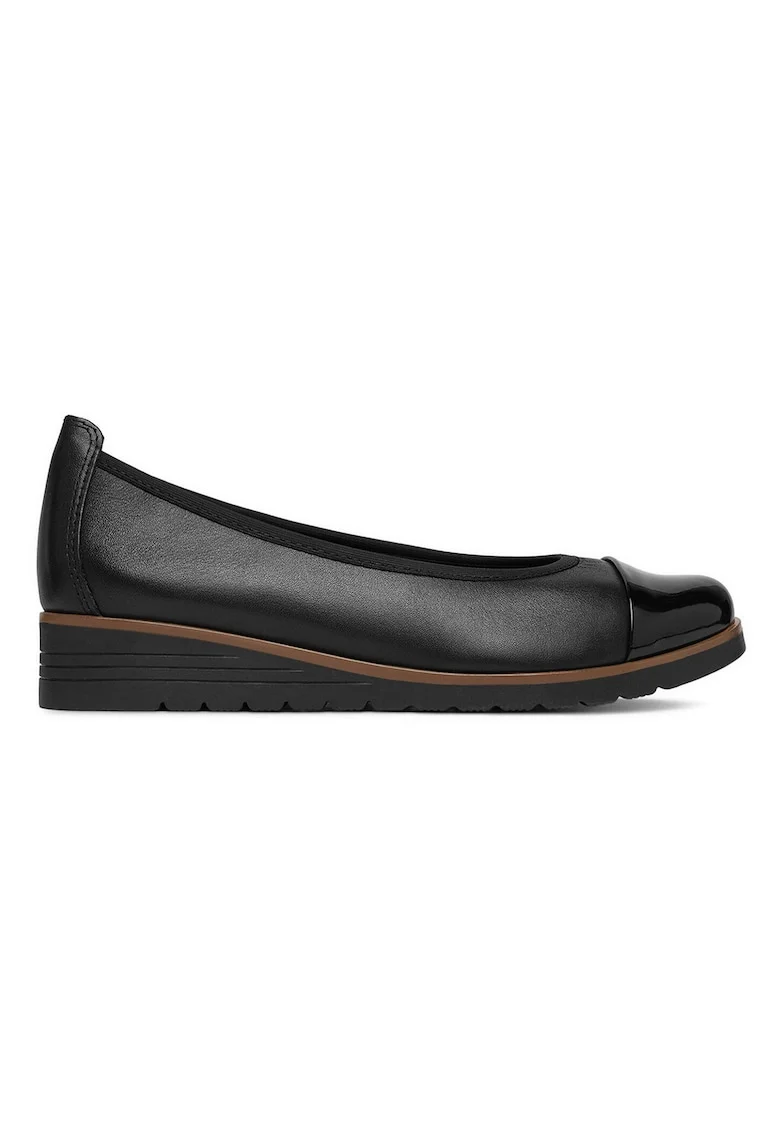 Balerini negri  din piele, Negru