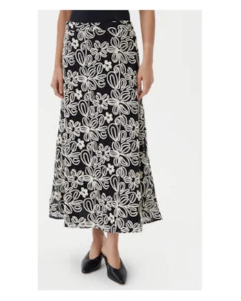 Fusta elegantă, Negru