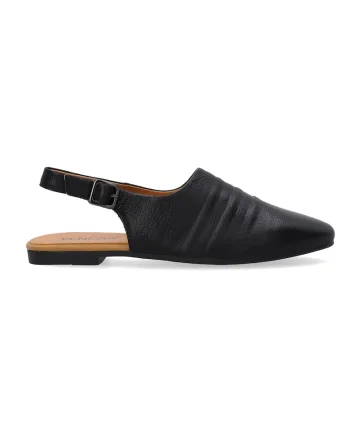 Pantofi din piele cu varf ascutit si talpa joasa