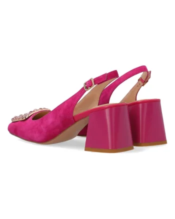 Pantofi din piele de caprioara cu strasuri