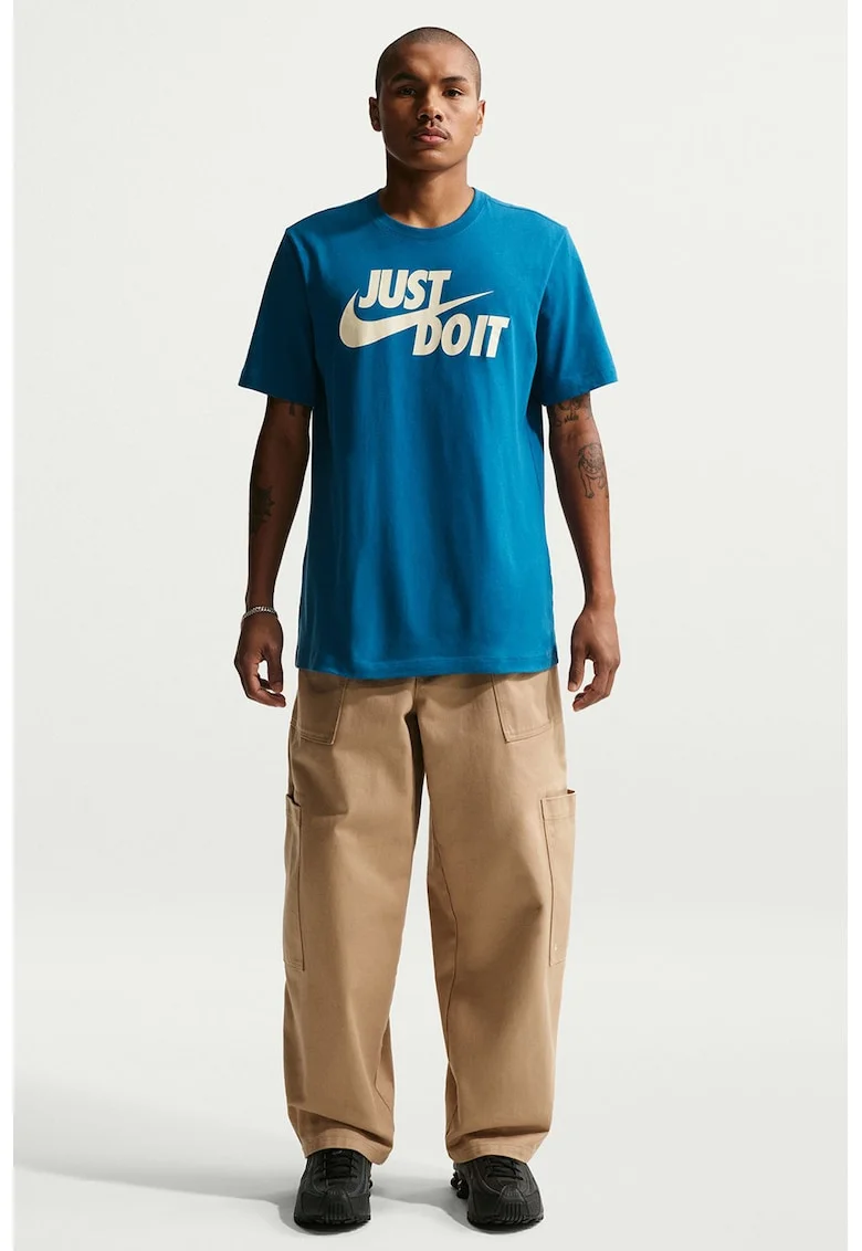 Tricou de bumbac cu imprimeu logo si text Swoosh, Alb fildes/Albastru