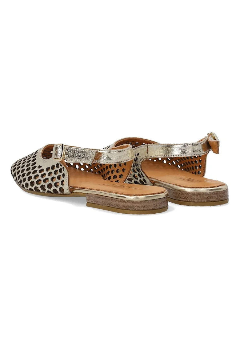 Pantofi din piele cu perforatii,
