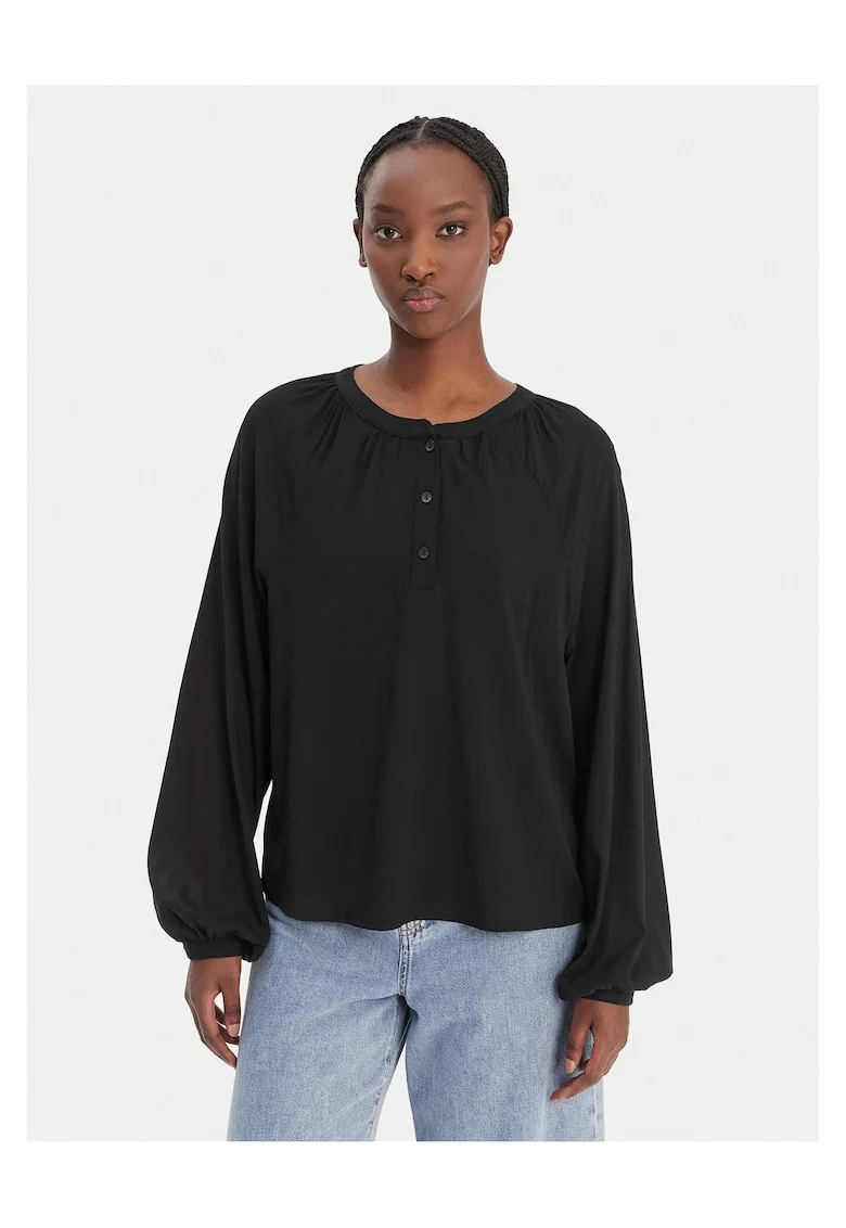 Bluza Neagra, Negru