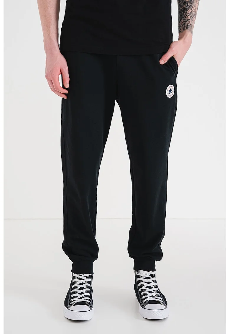 Pantaloni de trening cu croiala conica si aplicatie logo, Negru