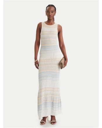 Rochie tricotată, Bej