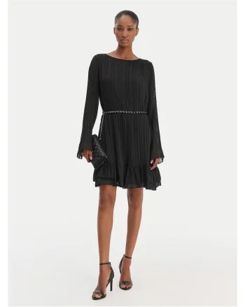 Rochie de zi, Negru