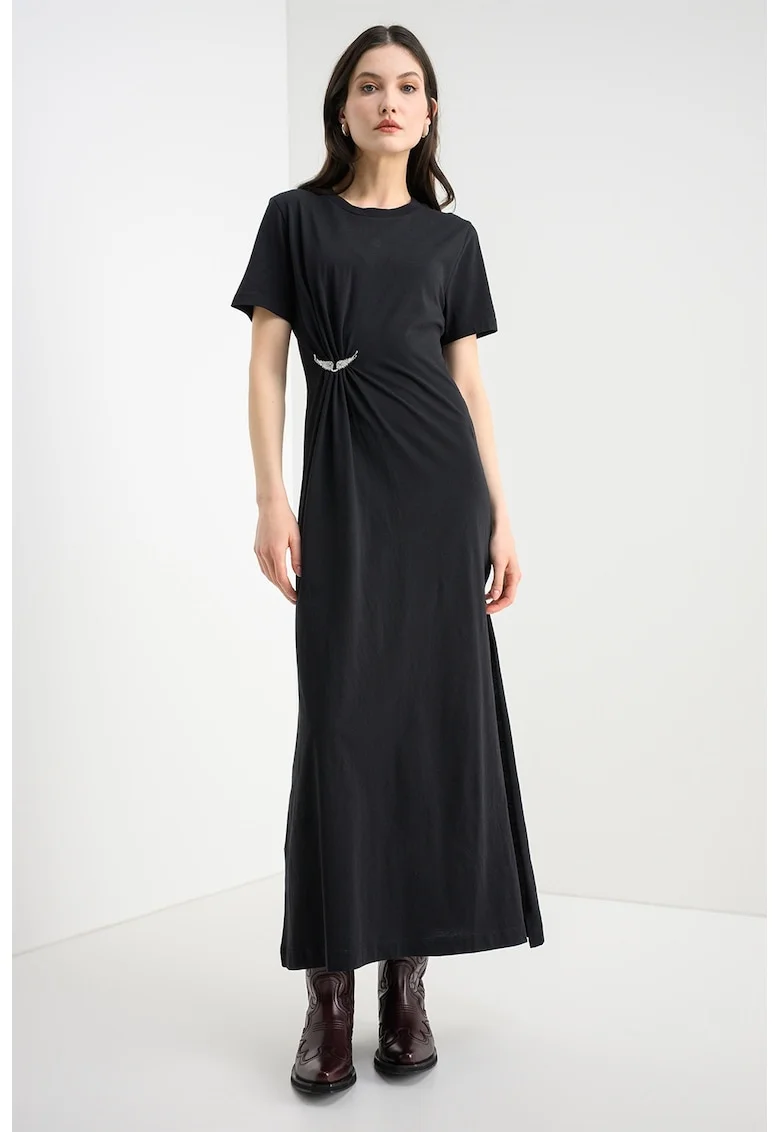 Rochie lunga cu slit lateral si brosa Raja, Negru