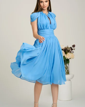 Rochie DY Fashion midi bleu din voal in clos cu accesoriu si decupaj la decolteu