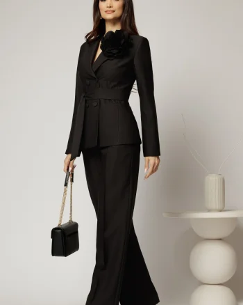 Compleu dama negru cu brosa florala detasabila format din sacou si pantalon