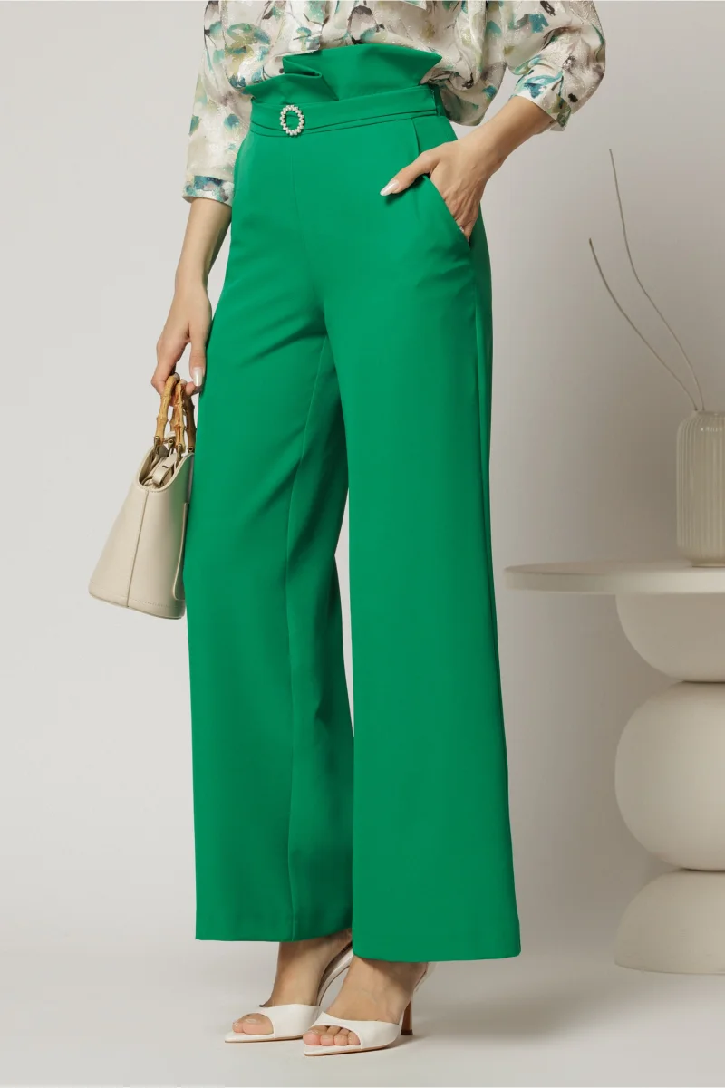 Pantaloni DY Fashion verzi cu croi evazat si catarama in talie