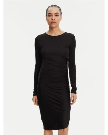 Rochie de zi, Negru