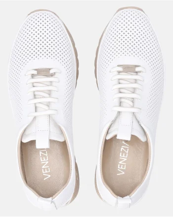 Tenisi demi-wedge cu perforatii