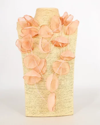 Colier statement roz pudra cu petale textile de mac 3D din organza - design artistic italian