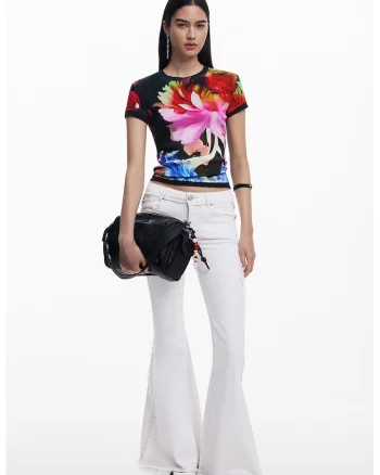 Tricou din bumbac cu model floral si decolteu la baza gatului