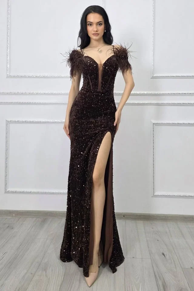 Rochie de seara Lady Marry, croi tip sirena, cu paiete si pene, Maro Ciocolata