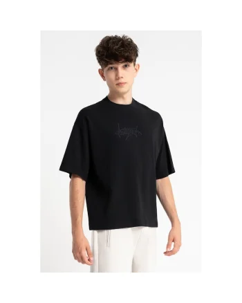 Tricou uni cu croiala lejera,