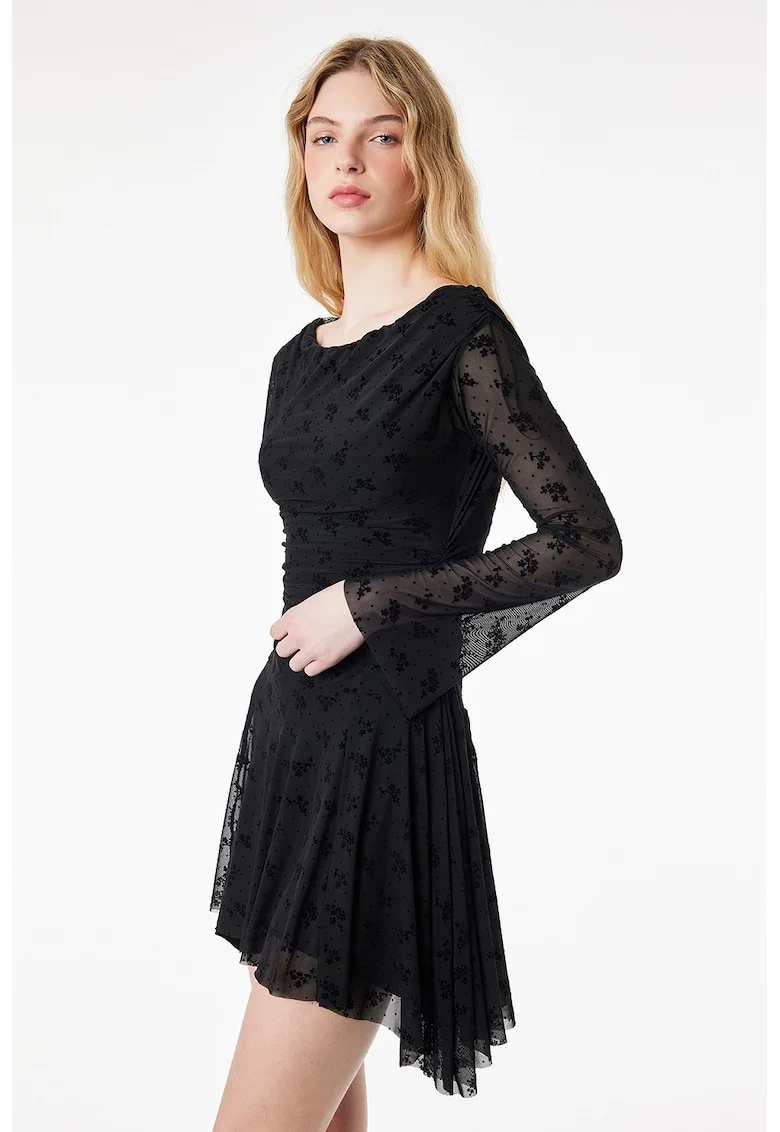 Rochie cu maneci semitransparente, Negru