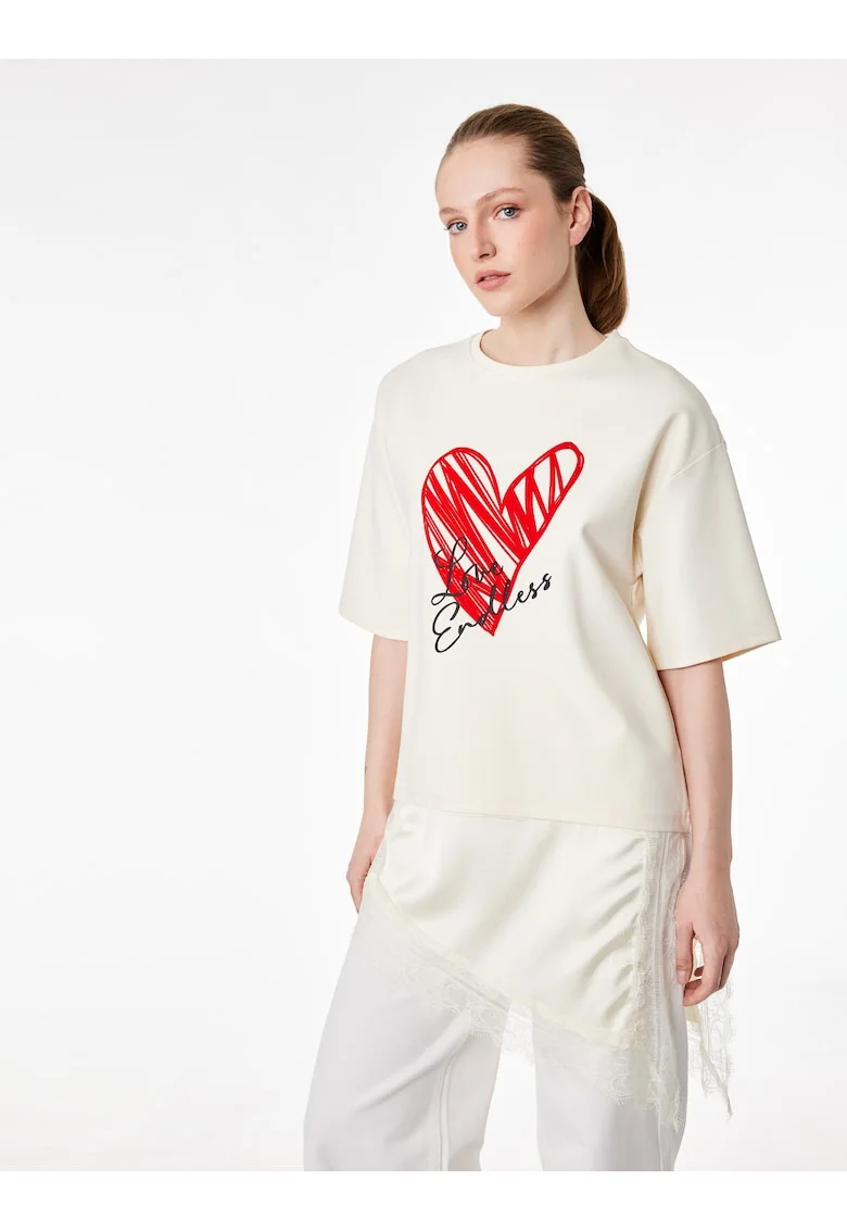 Tricou supradimensionat cu satin si terminatie asimetrica, Alb fildes/Negru stins/Rosu vermillion