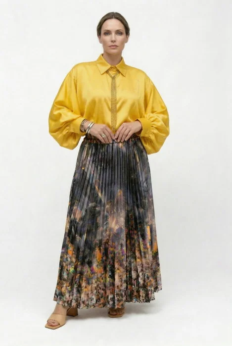 Fusta eleganta, plisata, satinata, cu imprimeu floral artistic