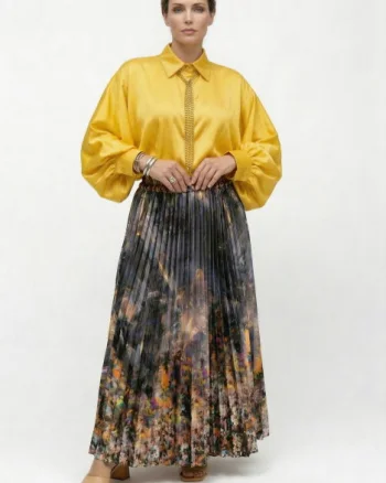Fusta eleganta, plisata, satinata, cu imprimeu floral artistic
