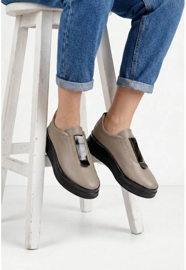 Pantofi dama taupe cu negru din piele naturaladwqfwq, Maro taupe