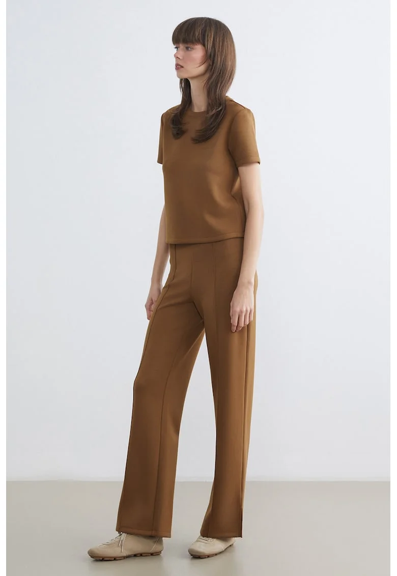Pantaloni slim fit cu slituri la terminatii, Caramel