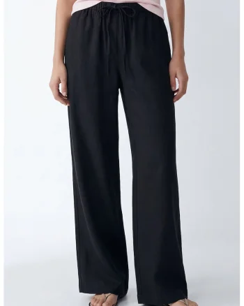 Pantaloni cu croiala ampla si snur, Negru
