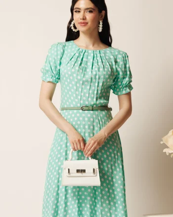 Rochie midi verde mint din viscoza in clos cu buline si curea in talie