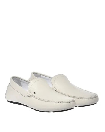 Pantofi loafer de piele cu aspect granulat si varf rotund, Alb murdar