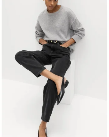 Blugi mom fit, Negru
