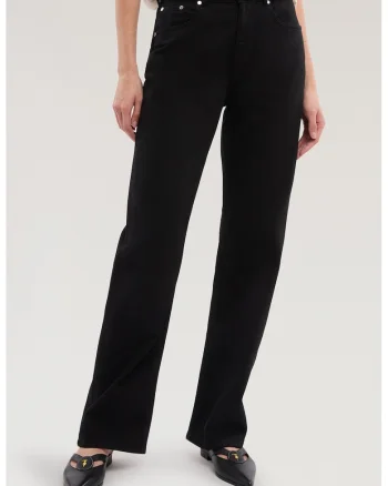 Blugi drepti, Negru