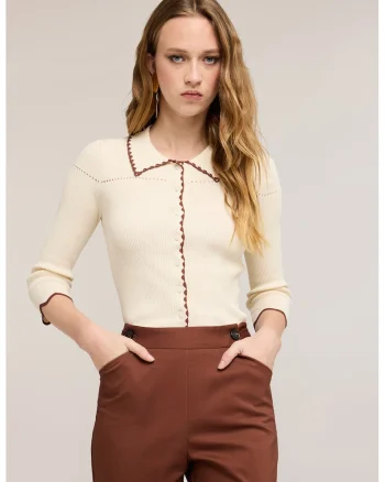 Cardigan tricotat cu guler polo, Maro scortisoara/Crem