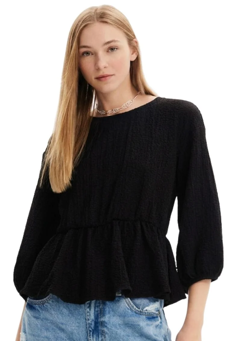 Bluza cu maneci bufante si decupaj
