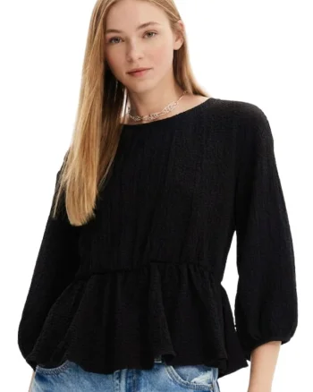 Bluza cu maneci bufante si decupaj