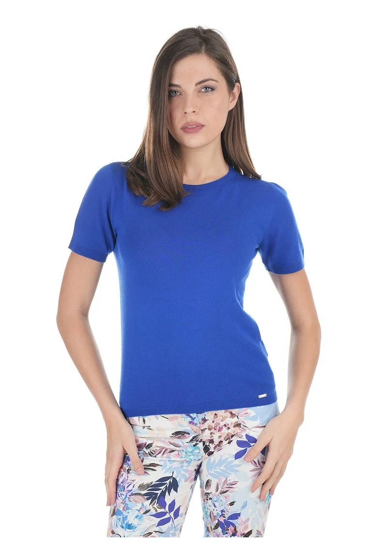 Tricou cu decolteu la baza gatului, Albastru