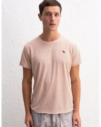 Tricou barbati,  guler rotund, brodat, rosu, poliester