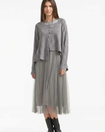 Rochie suprapusa din tulle  cu puloveras cu nasturi metalici gri