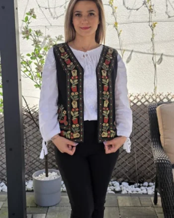 Vesta brodata cu model traditional Suzi 8
