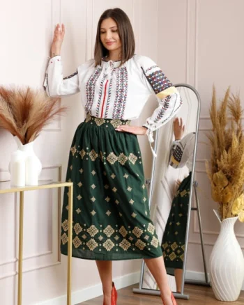 Fusta traditionala verde cu broderie florala aurie Ramona 02