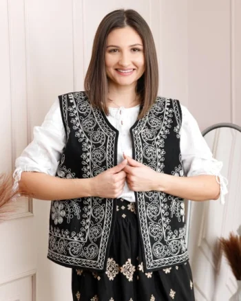 Vesta traditionala neagra cu broderie florala alba Claudia
