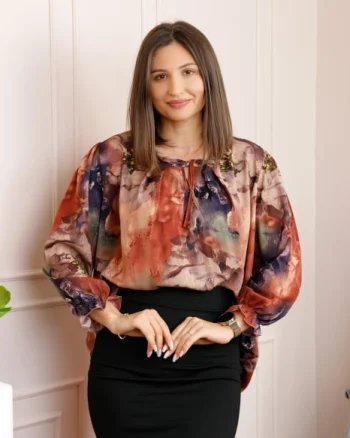 Bluza dama caramizie cu imprimeu abstract mov Quinn plus size