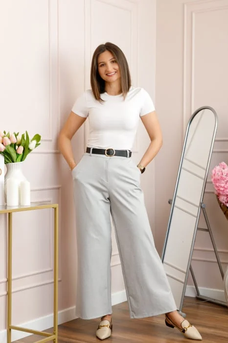 Pantaloni gri evazati cu talie elastica la spate si curea reglabila Molly