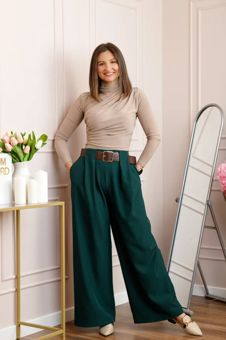 Pantaloni dama Judith verzi cu croi larg si talie inalta cu curea