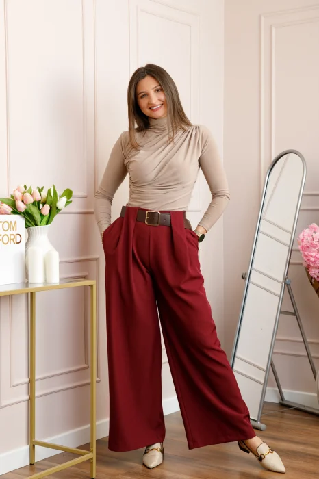 Pantaloni dama Judith grena cu croi larg si talie inalta cu curea